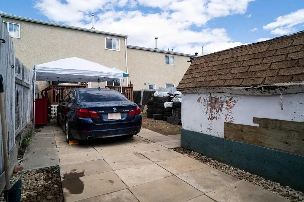 117 Ross Street Fort Mcmurray AB T9K 1B3
