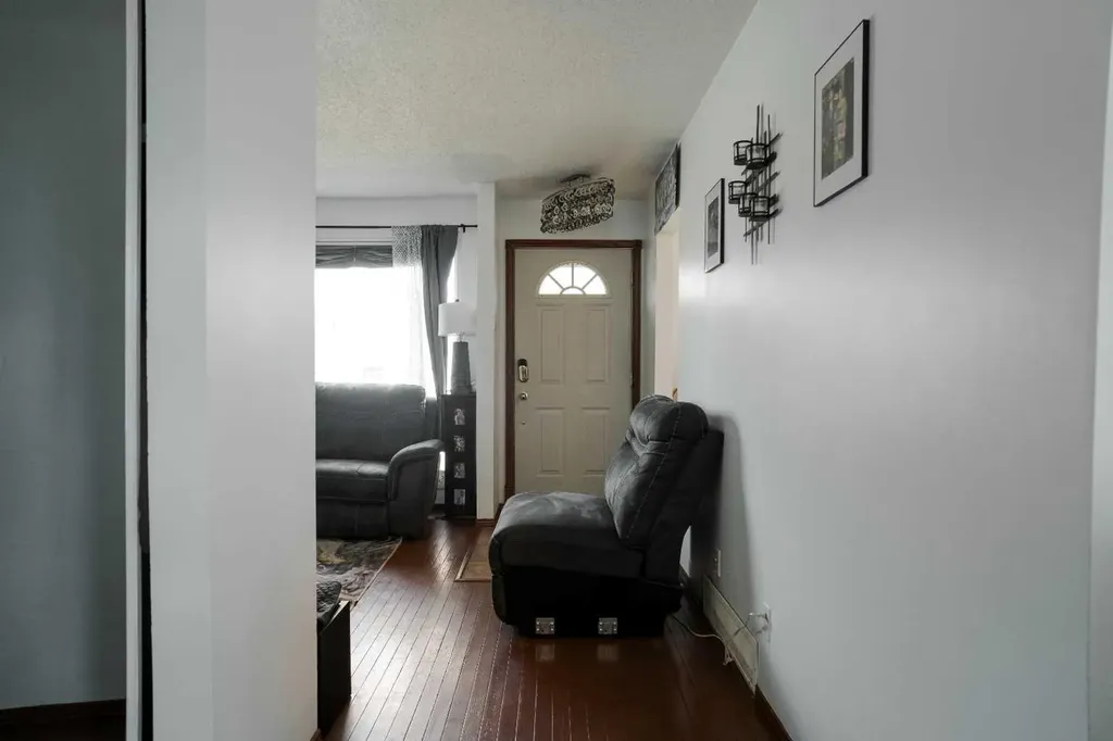 117 Ross Street Fort Mcmurray AB T9K 1B3