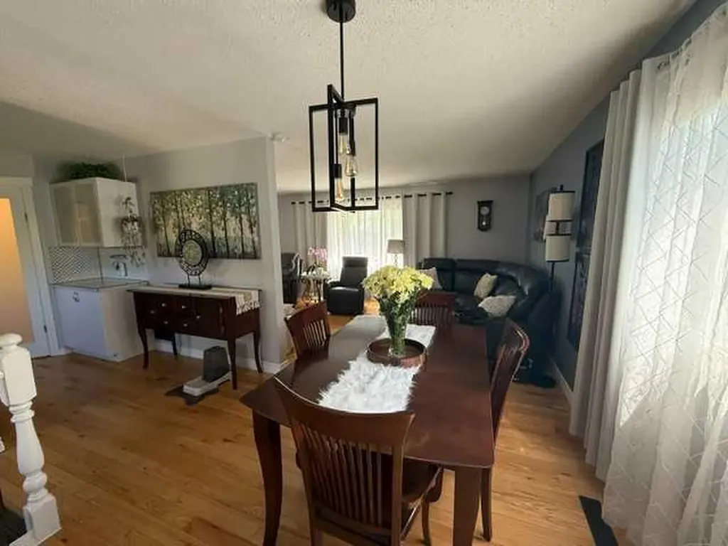 430 3 Avenue E Drumheller AB T0J 0Y4