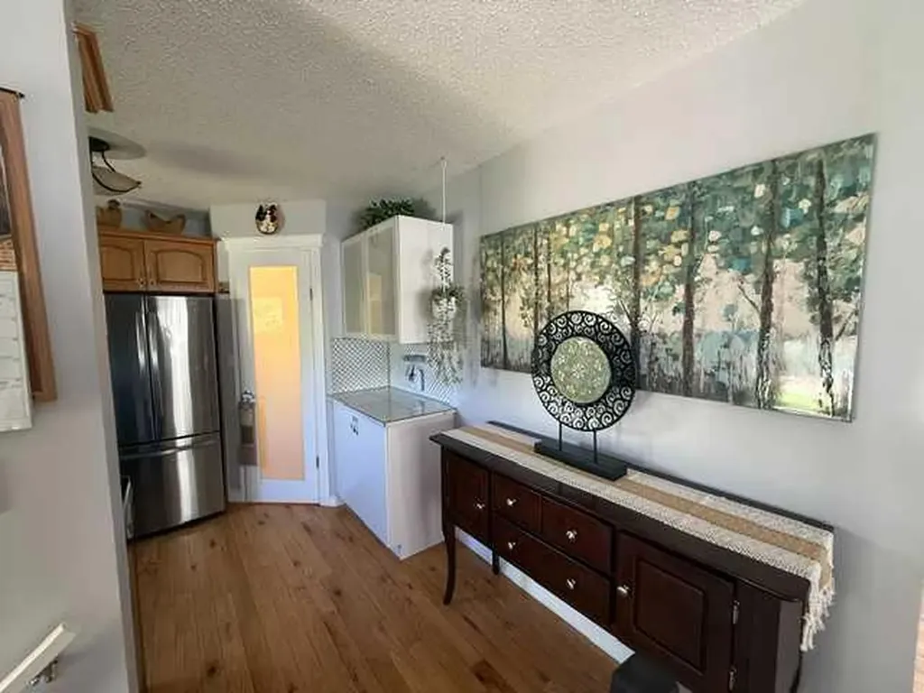 430 3 Avenue E Drumheller AB T0J 0Y4