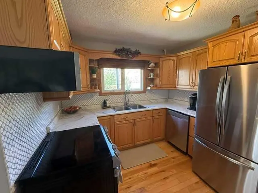 430 3 Avenue E Drumheller AB T0J 0Y4