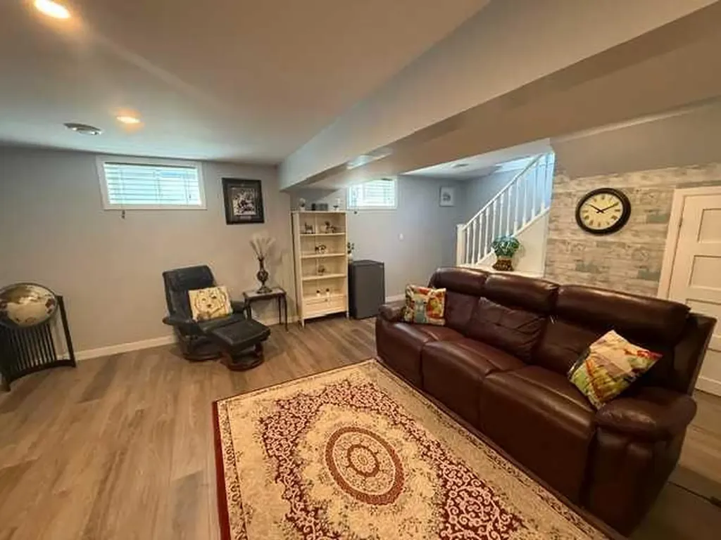 430 3 Avenue E Drumheller AB T0J 0Y4