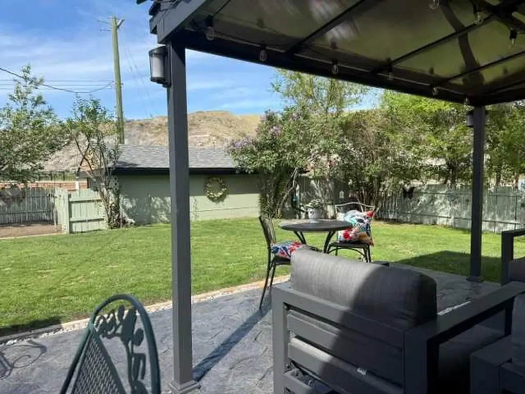 430 3 Avenue E Drumheller AB T0J 0Y4