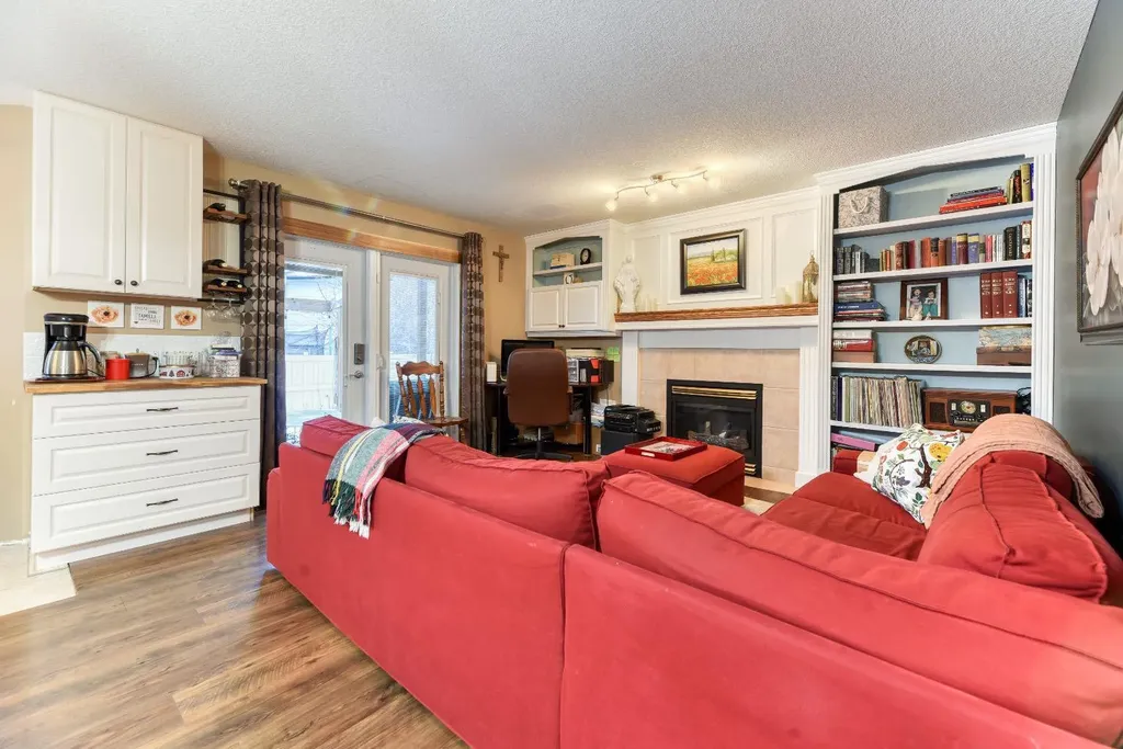 77 Cimarron Drive Okotoks AB T1S 1S6