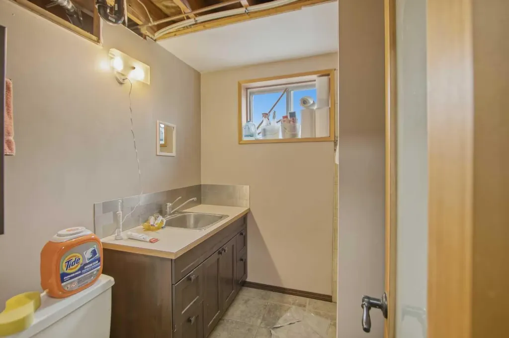 2026 - 27 Street SE Calgary AB T2B 0P7
