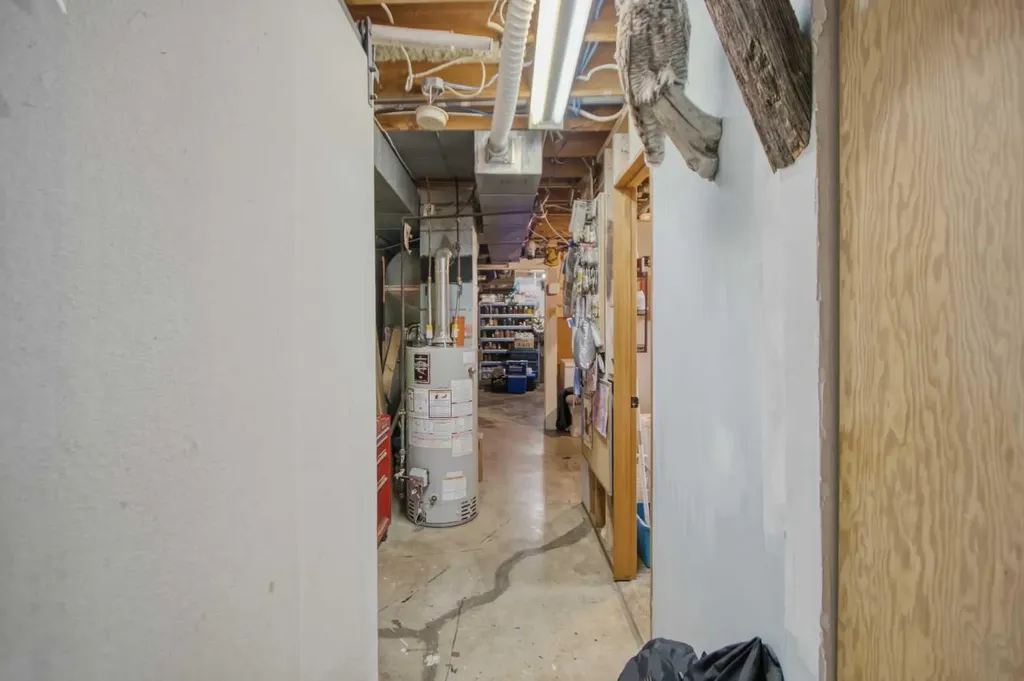 2026 - 27 Street SE Calgary AB T2B 0P7