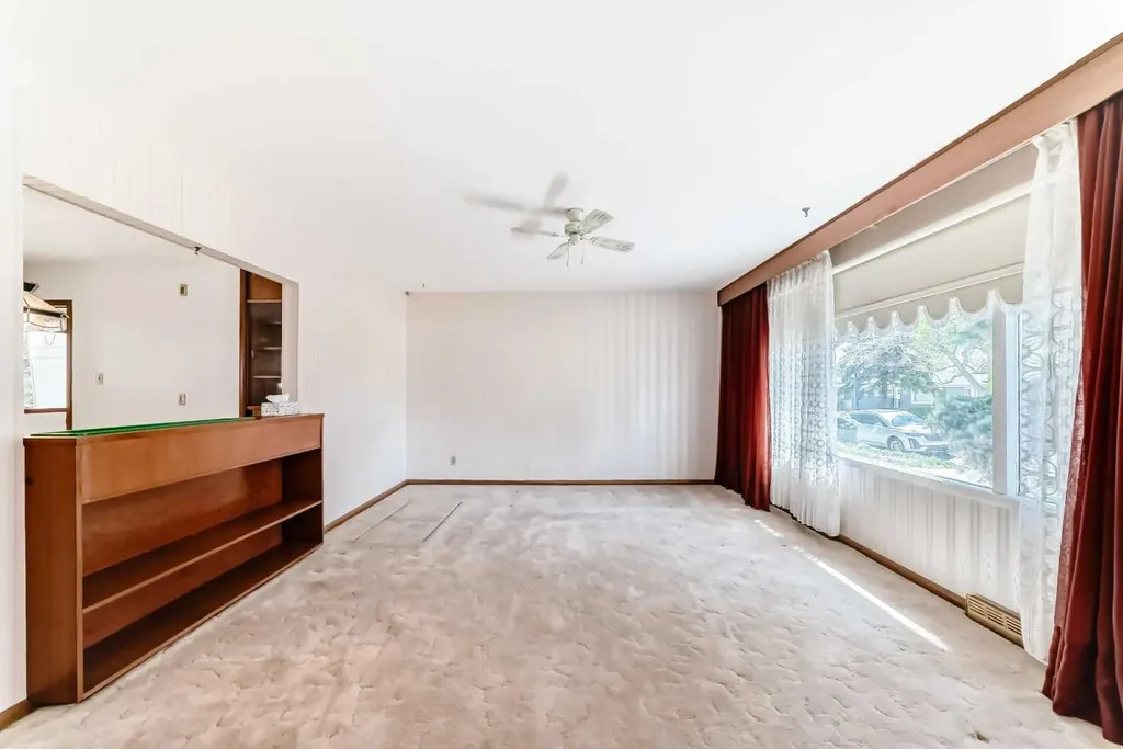 54 Fullerton Road SE Calgary AB T2H 1E5