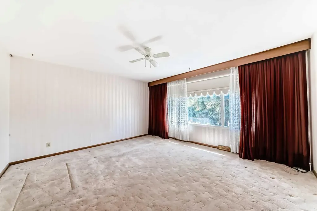 54 Fullerton Road SE Calgary AB T2H 1E5