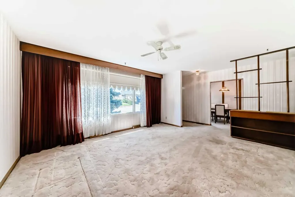 54 Fullerton Road SE Calgary AB T2H 1E5