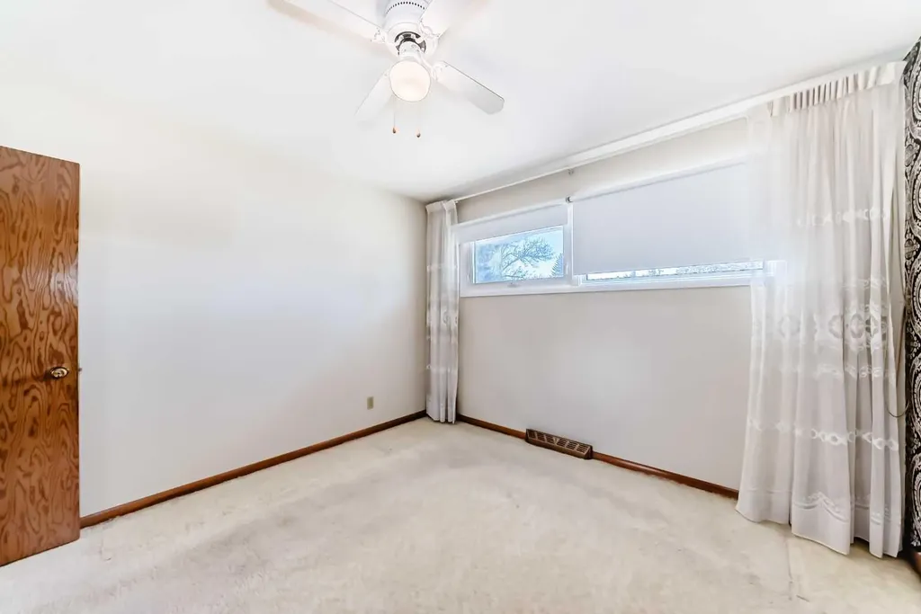 54 Fullerton Road SE Calgary AB T2H 1E5