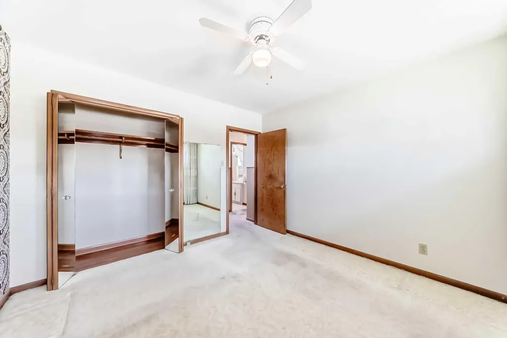 54 Fullerton Road SE Calgary AB T2H 1E5