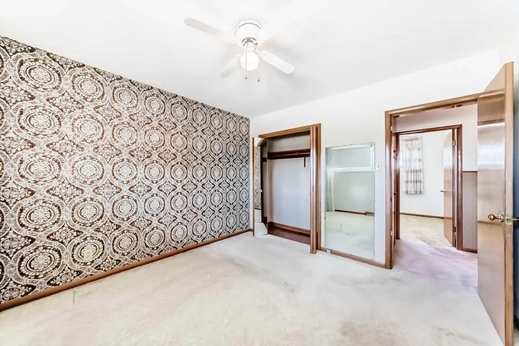54 Fullerton Road SE Calgary AB T2H 1E5