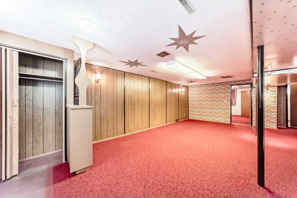 54 Fullerton Road SE Calgary AB T2H 1E5