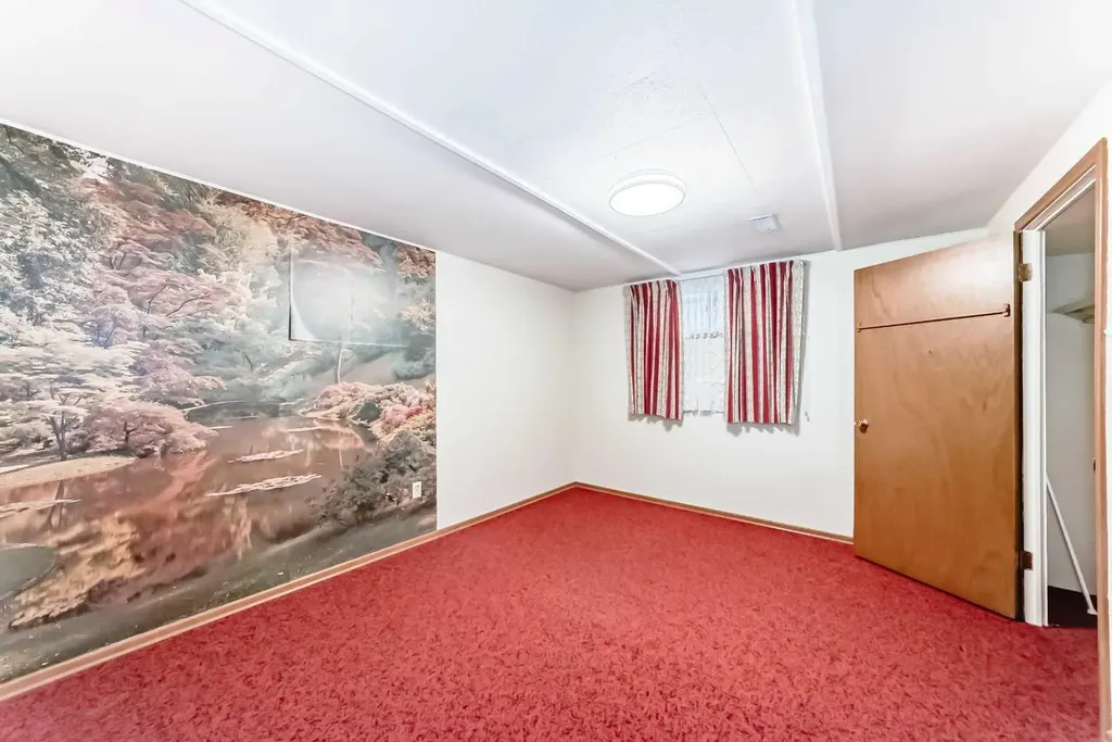 54 Fullerton Road SE Calgary AB T2H 1E5