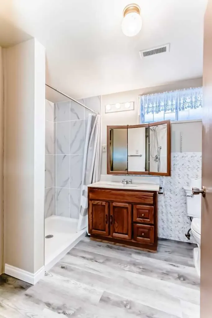 54 Fullerton Road SE Calgary AB T2H 1E5