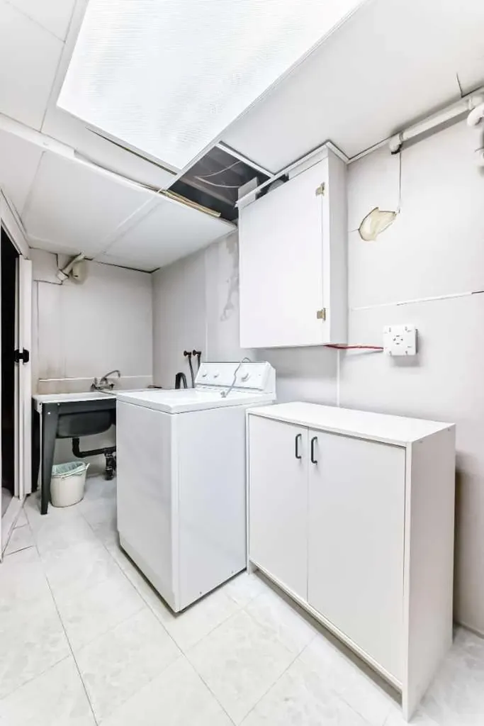 54 Fullerton Road SE Calgary AB T2H 1E5