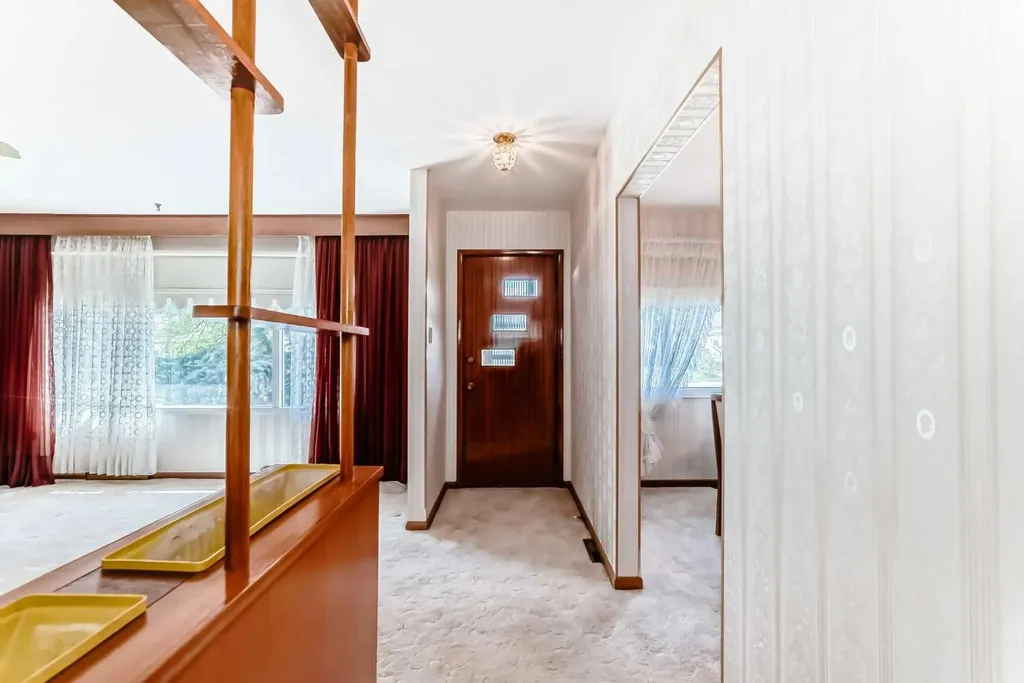 54 Fullerton Road SE Calgary AB T2H 1E5