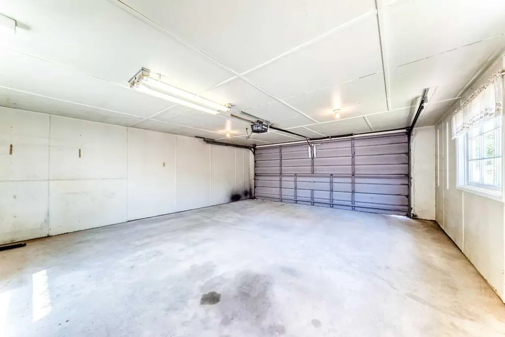 54 Fullerton Road SE Calgary AB T2H 1E5