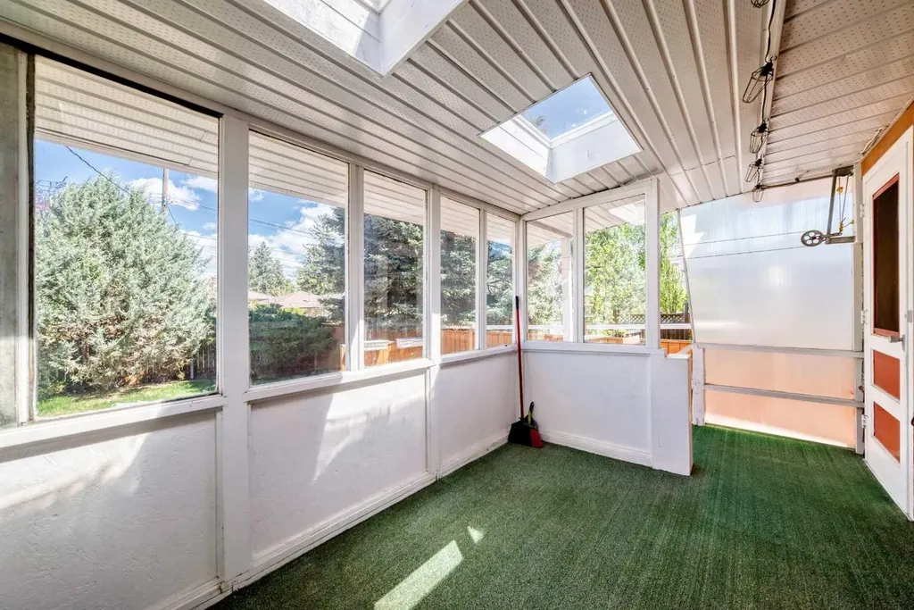 54 Fullerton Road SE Calgary AB T2H 1E5