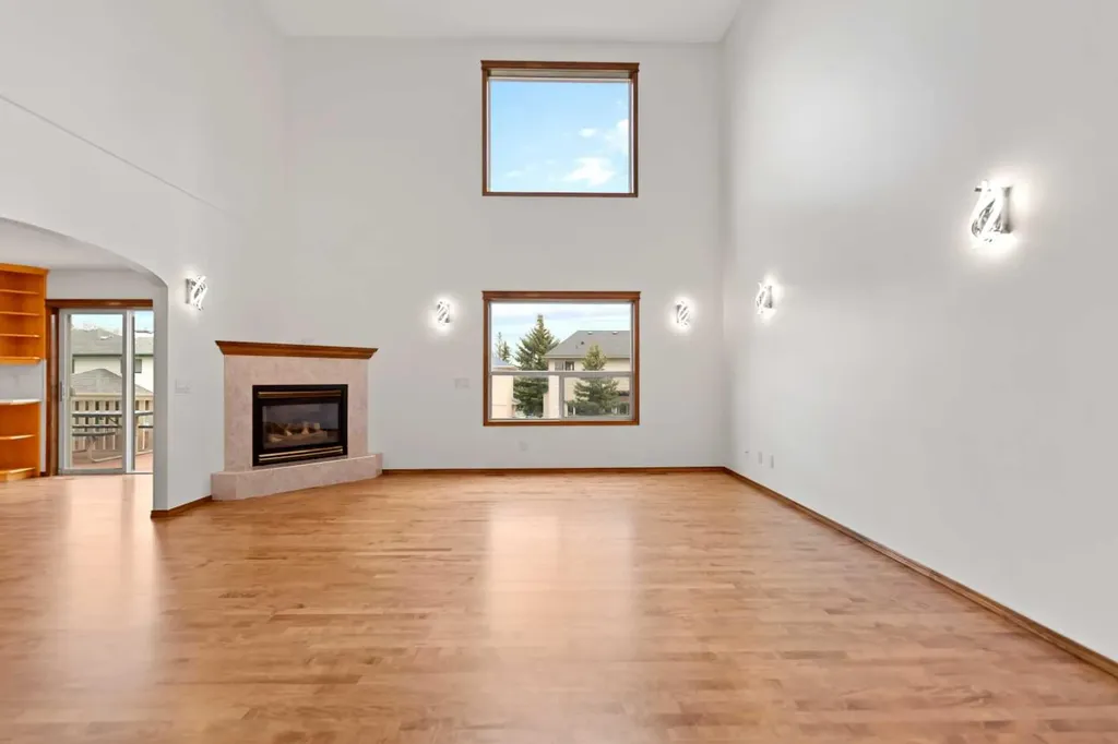 410 Long Beach Landing Chestermere AB T1X 1E6