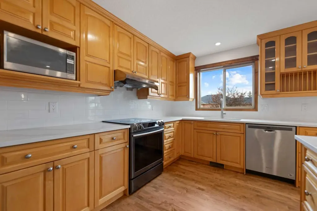 410 Long Beach Landing Chestermere AB T1X 1E6
