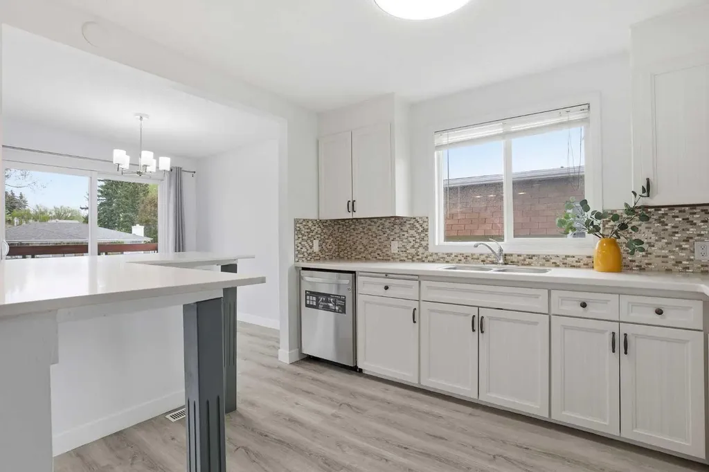 5407 Dalrymple Crescent NW Calgary AB T3A 1R2