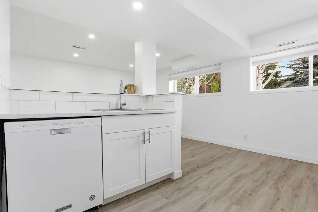 5407 Dalrymple Crescent NW Calgary AB T3A 1R2