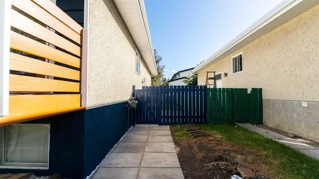5407 Dalrymple Crescent NW Calgary AB T3A 1R2