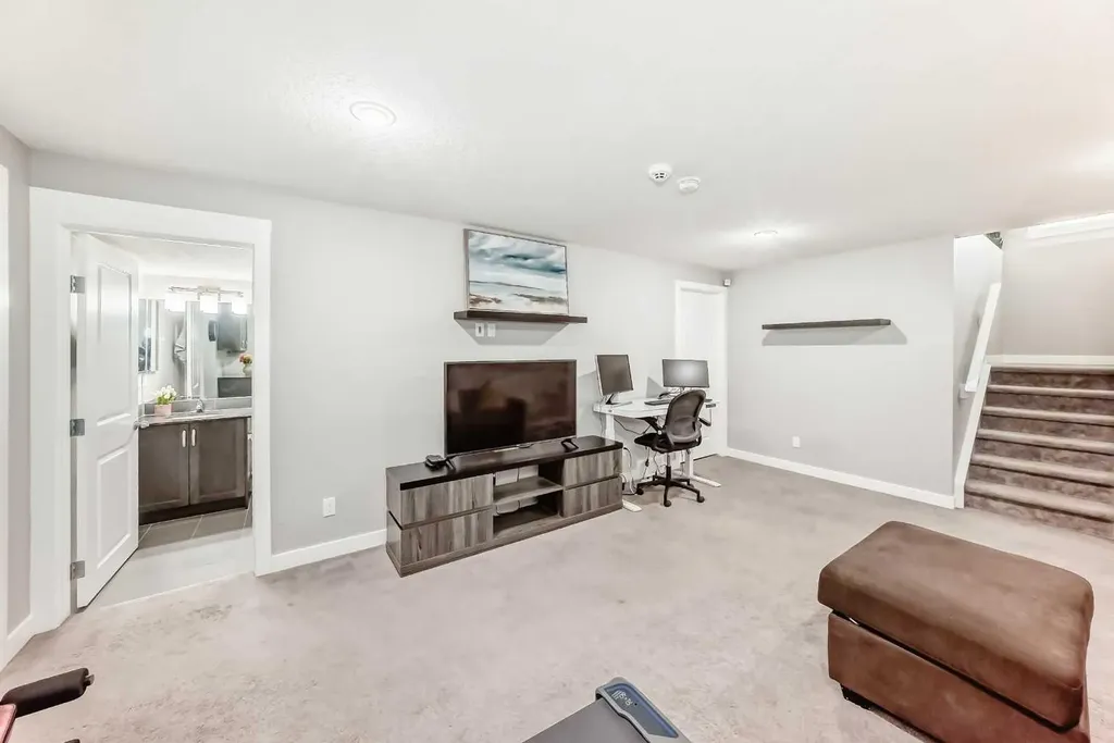 301 Midtown Gate SW Airdrie AB T4B 4C9
