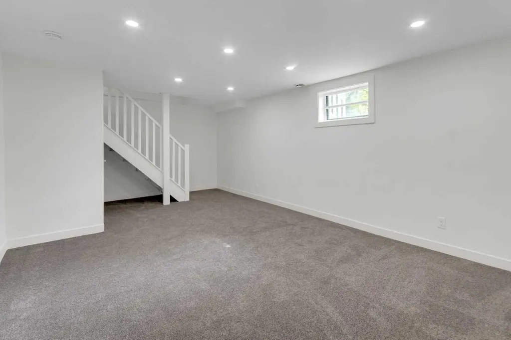 524 Killarney Glen Court SW Calgary AB T3E 7H4