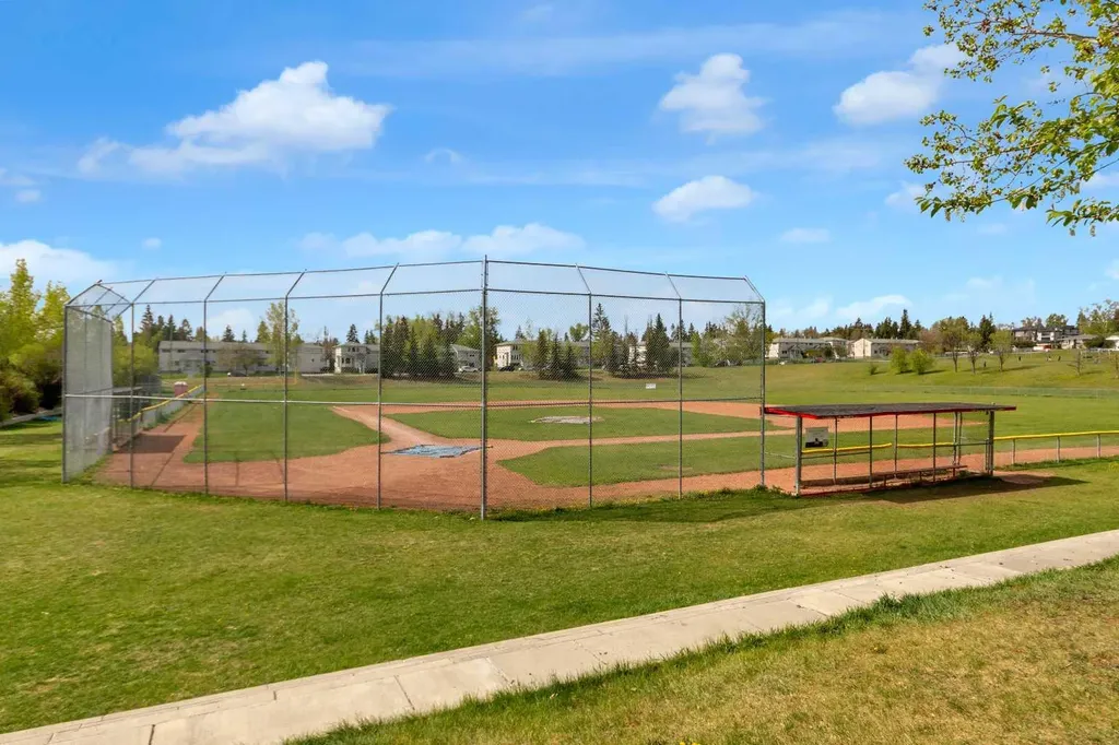 524 Killarney Glen Court SW Calgary AB T3E 7H4