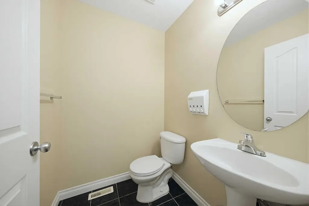 133 Saddlecrest Green NE Calgary AB T3J 5N6