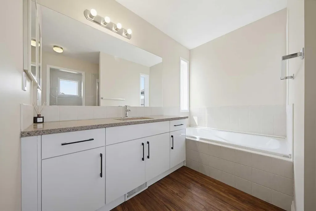 133 Saddlecrest Green NE Calgary AB T3J 5N6