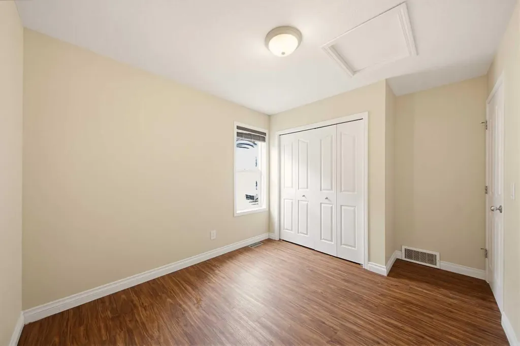 133 Saddlecrest Green NE Calgary AB T3J 5N6