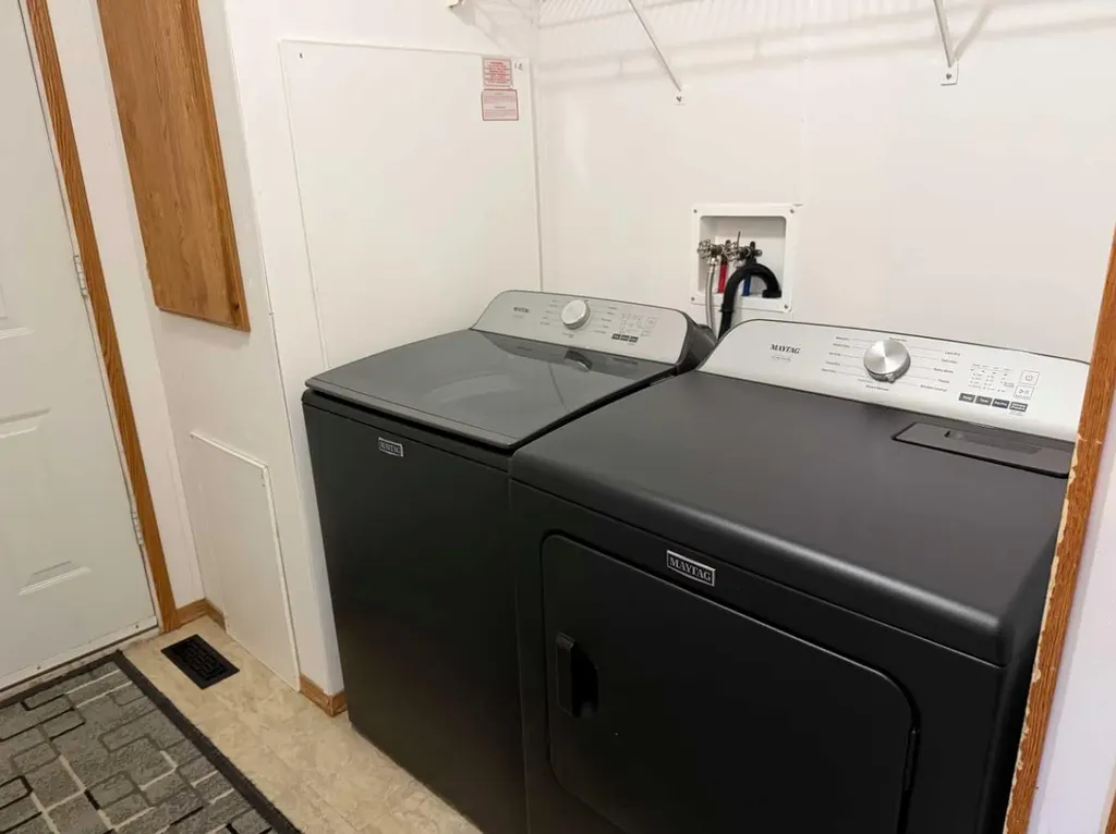 4612 59 Street Rocky Mountain House AB T4T 1N9