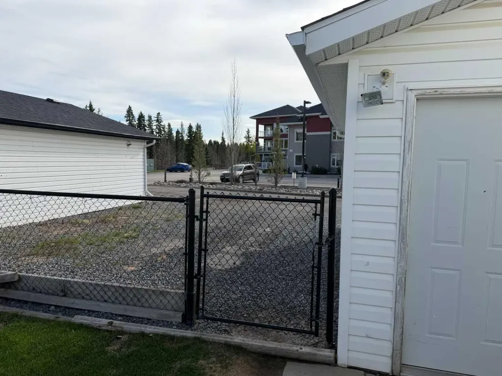 4612 59 Street Rocky Mountain House AB T4T 1N9
