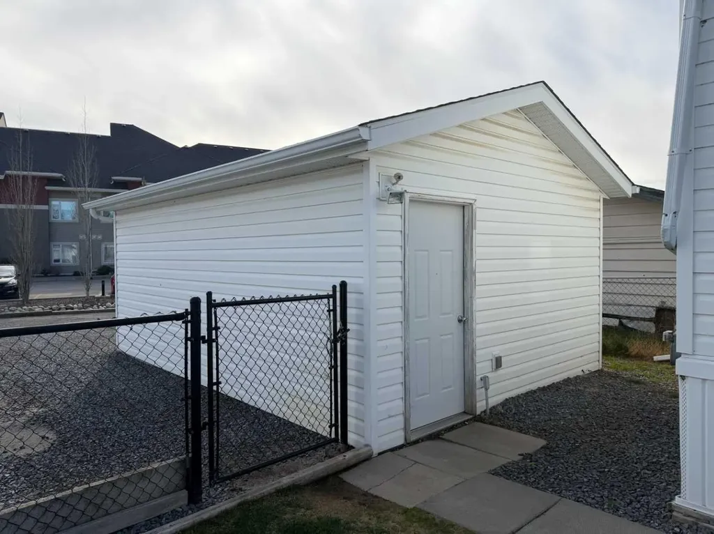 4612 59 Street Rocky Mountain House AB T4T 1N9