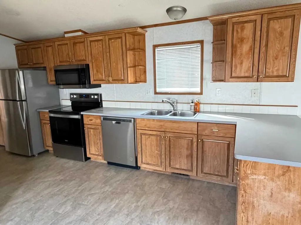 4612 59 Street Rocky Mountain House AB T4T 1N9