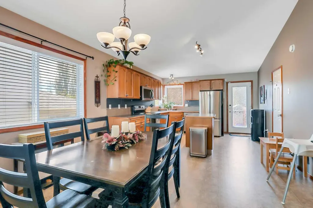 71 Lang Close Red Deer AB T4R2A3