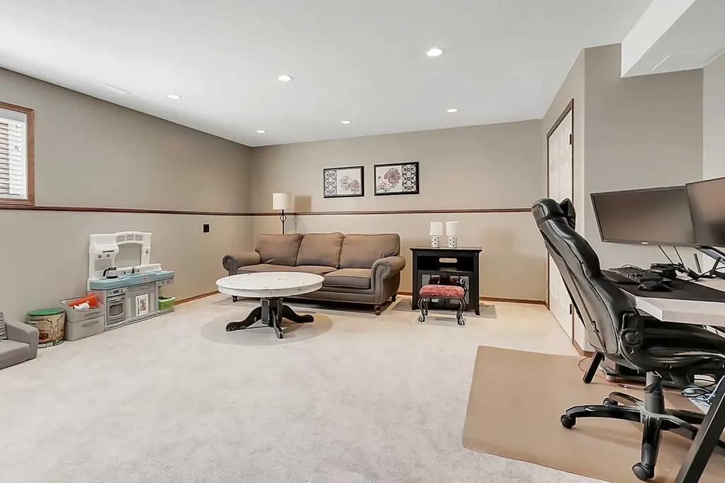 71 Lang Close Red Deer AB T4R2A3