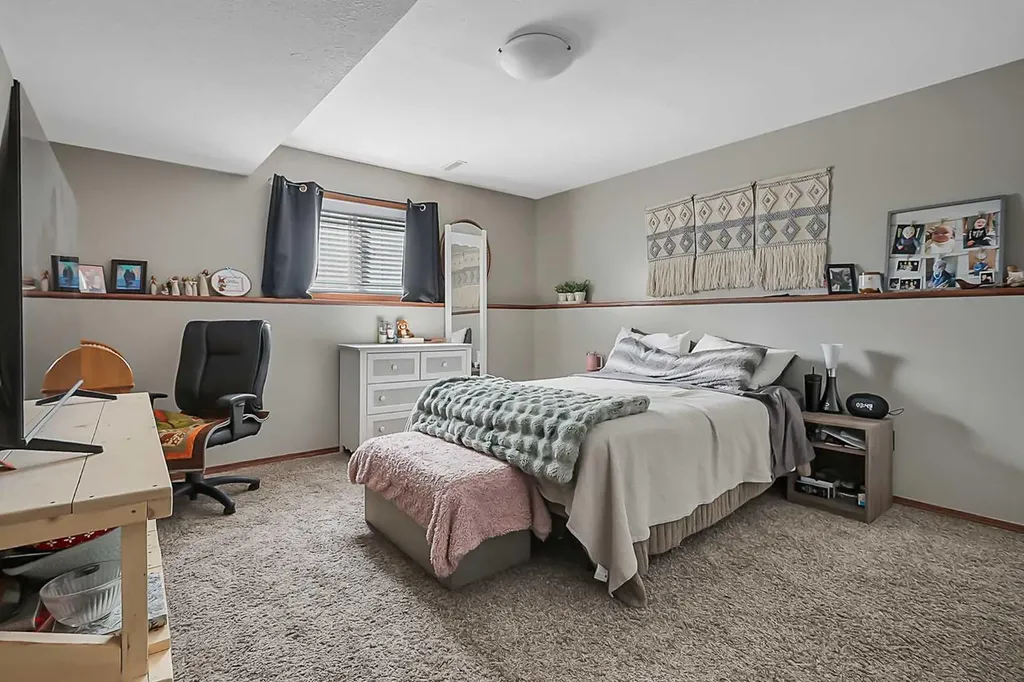 71 Lang Close Red Deer AB T4R2A3