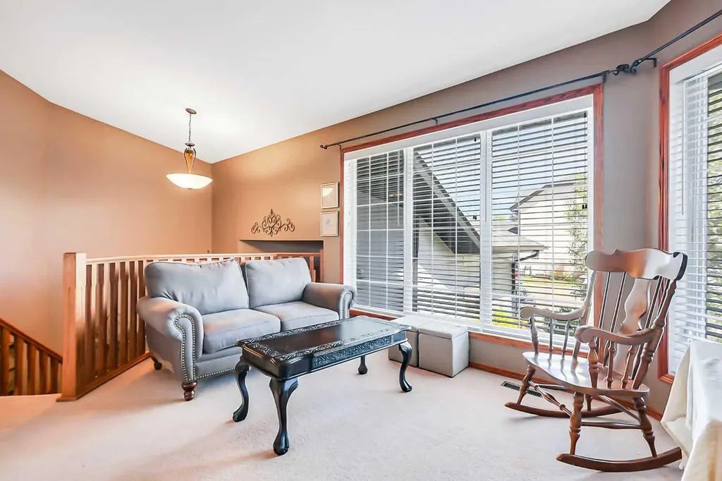 71 Lang Close Red Deer AB T4R2A3