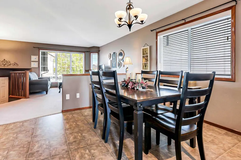 71 Lang Close Red Deer AB T4R2A3