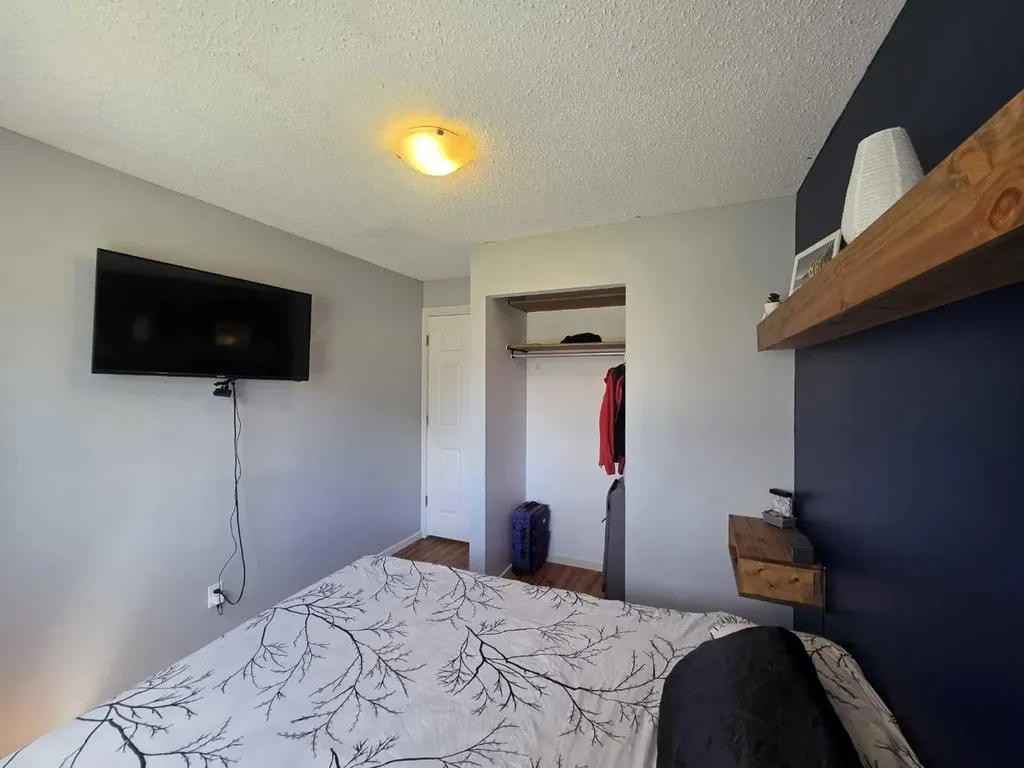 5031 51 Street Islay AB T0B2J0