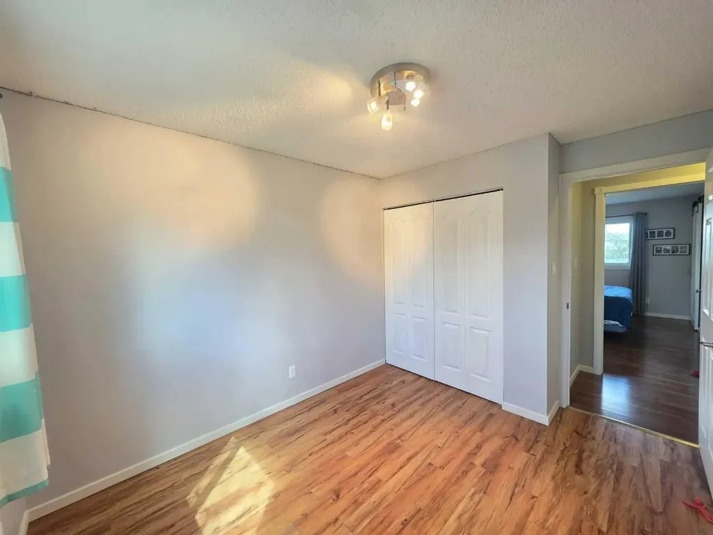 5031 51 Street Islay AB T0B2J0