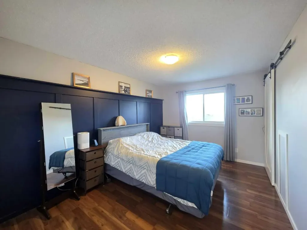 5031 51 Street Islay AB T0B2J0