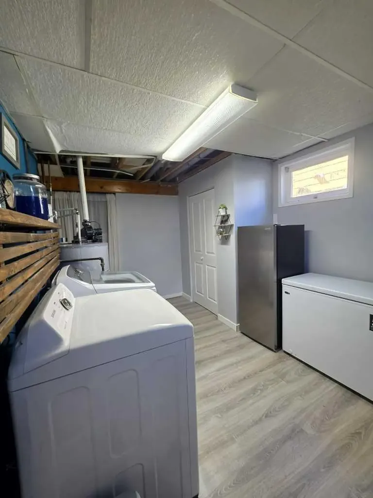 5031 51 Street Islay AB T0B2J0