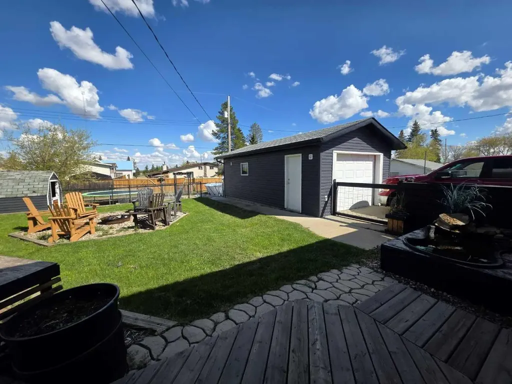 5031 51 Street Islay AB T0B2J0