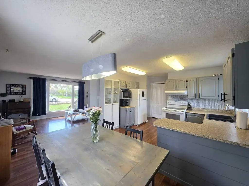 5031 51 Street Islay AB T0B2J0