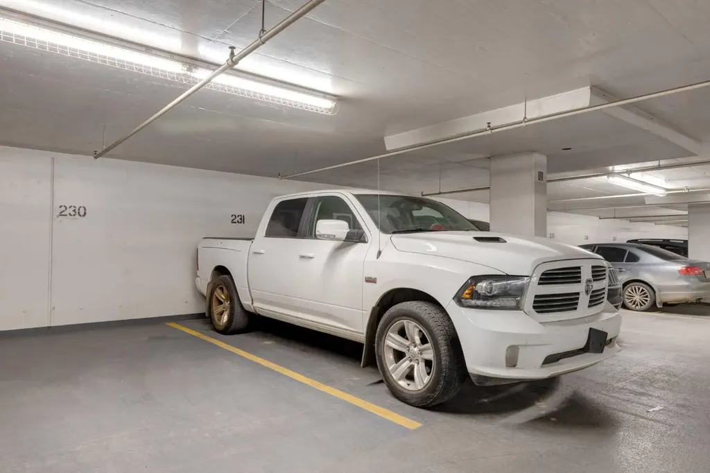 1053 10 Street SW Calgary AB T2R 1S6